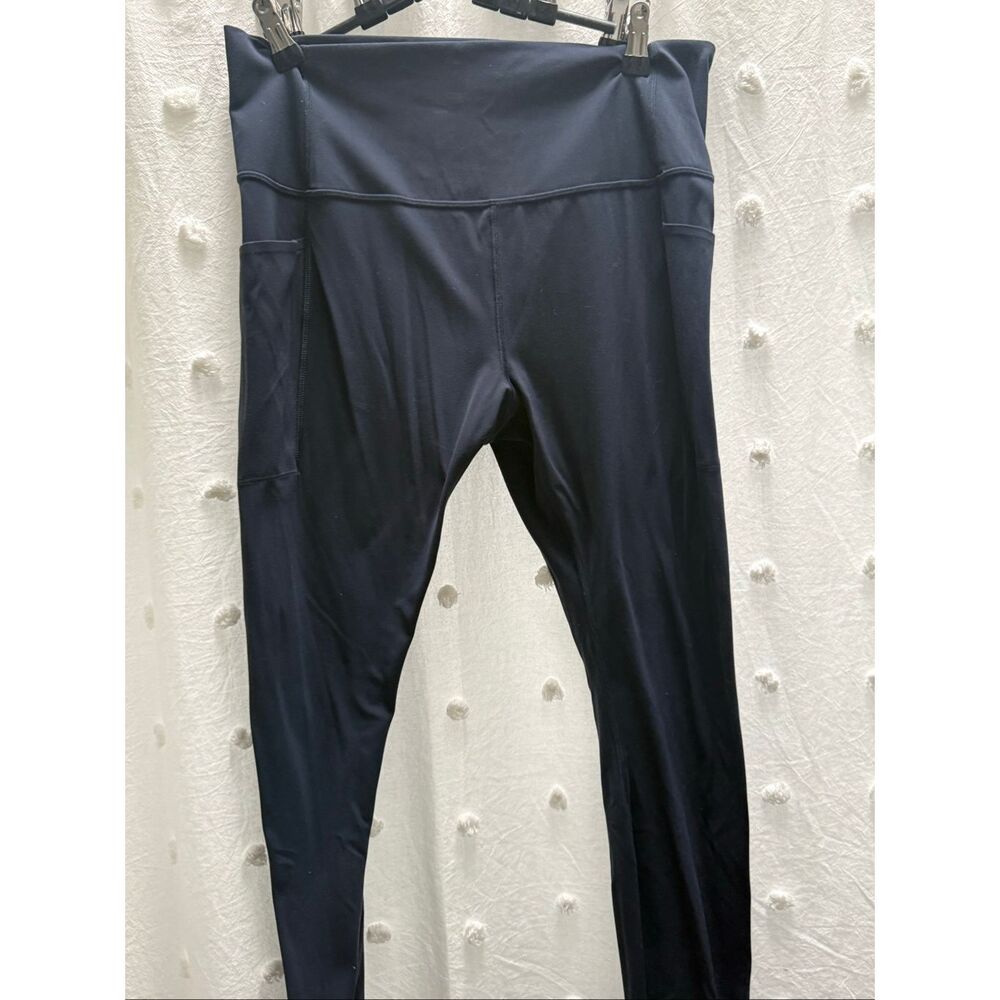 Women's Everyday Soft Ultra High-Rise Pocketed Leggings - All In Motion™ Black X